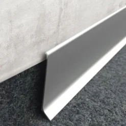 FLOORDIREKT Sockelleiste Aluminium - KWS 608 - Höhe: 8 cm - Länge: 1,90m